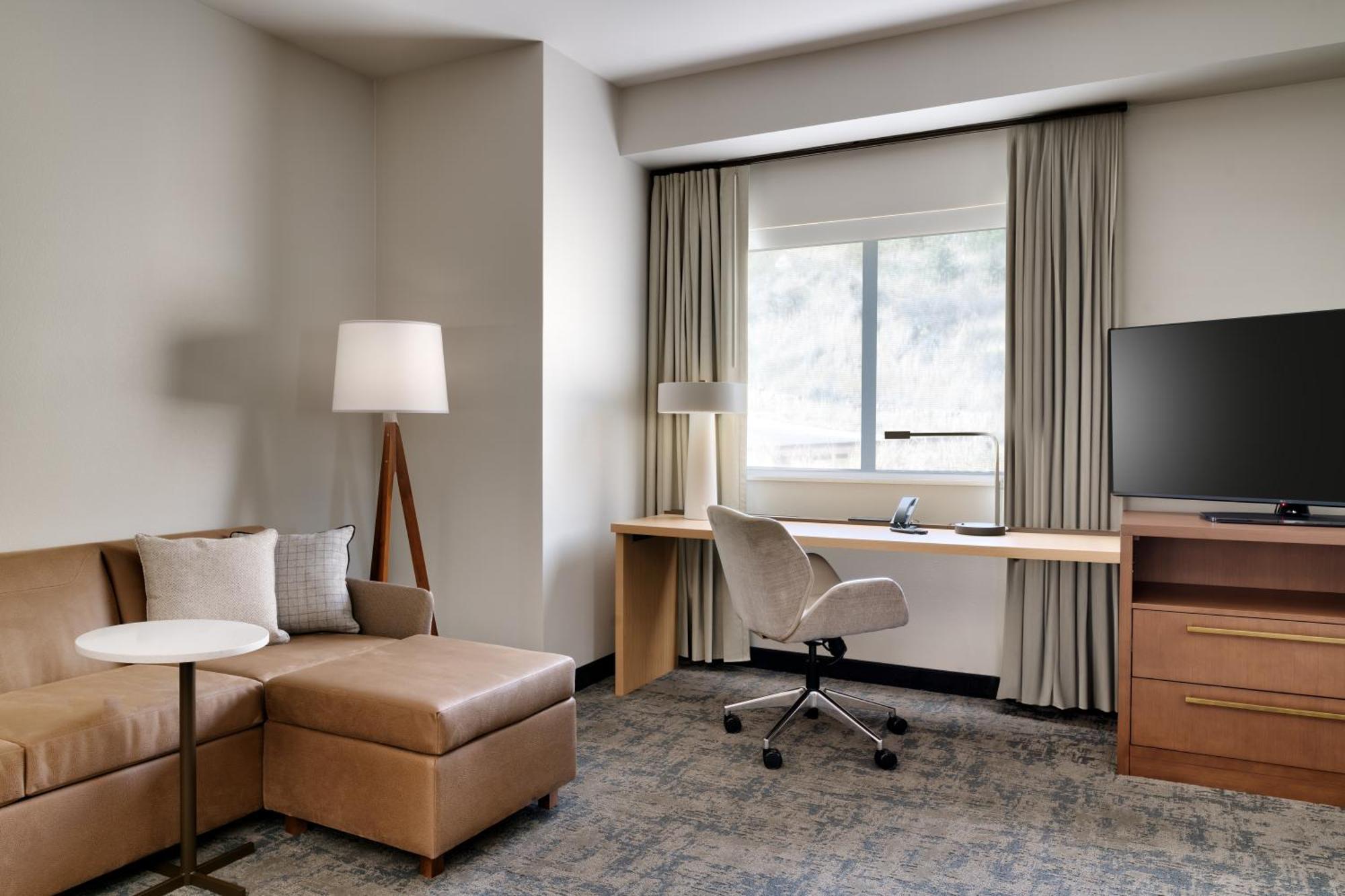 Hotel By Marriott